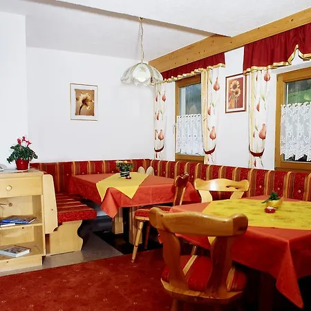 Apart Garni Nederle Kappl